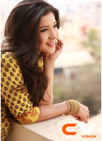 Tamil Actress Sakshi Agarwal Photos