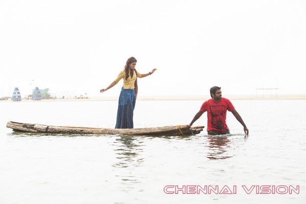 Naanum Rowdydhaan Tamil Movie Photos by ChennaiVision