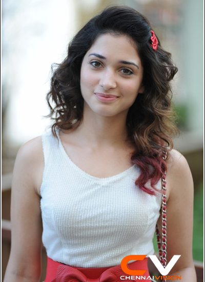 Tamil Actress Tamanna Photos