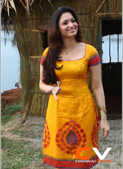 Tamil Actress Tamanna Photos