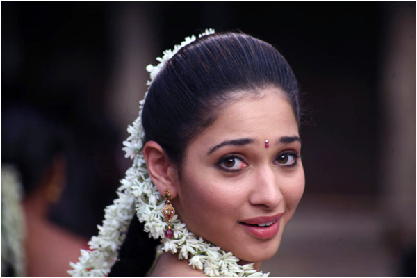 Tamil Actress Tamanna Photos