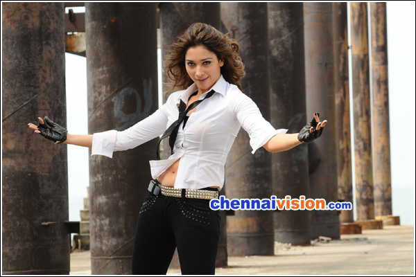 Tamil Actress Tamanna Photos