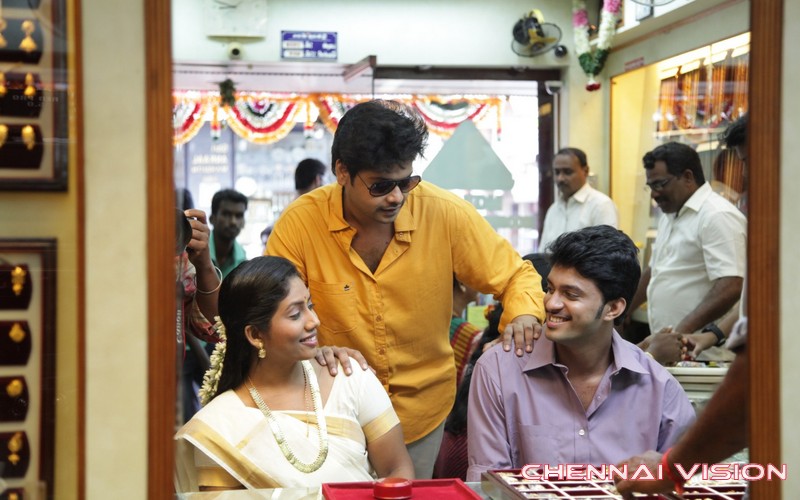 Ennul Aayiram Movie Working Photos by Chennaivision