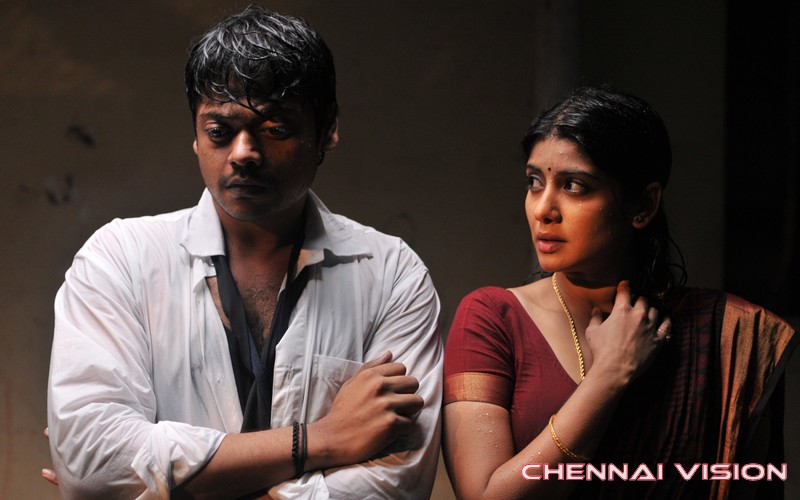 Ennul Aayiram Tamil Movie Photos by Chennaivision