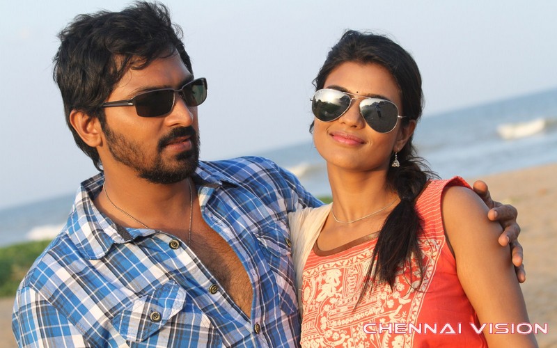 Hello Naan Pei Pesuren Tamil Movie Photos by Chennaivision