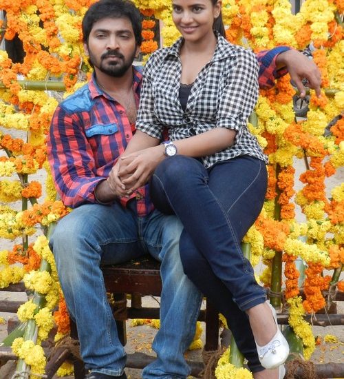 Hello Naan Pei Pesuren Tamil Movie Photos by Chennaivision