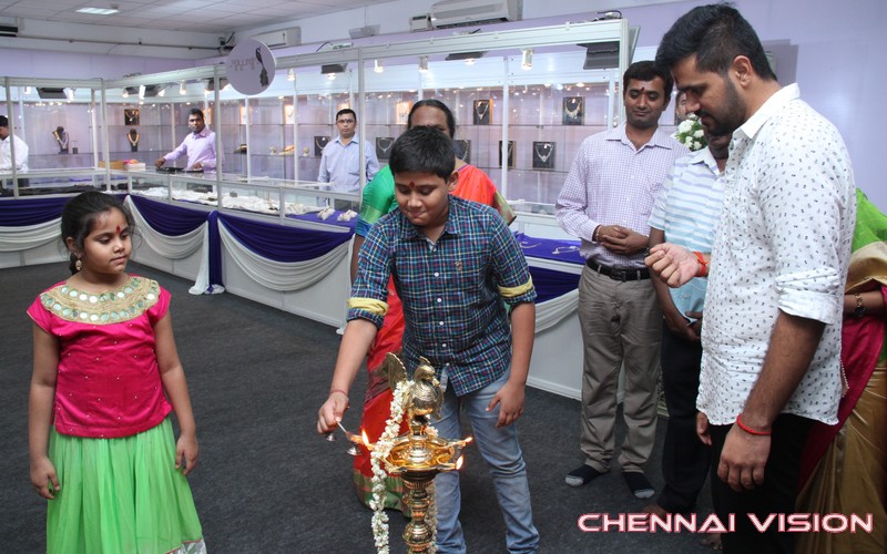 Mayuram Chennai Biggest Jewellery Party Photos