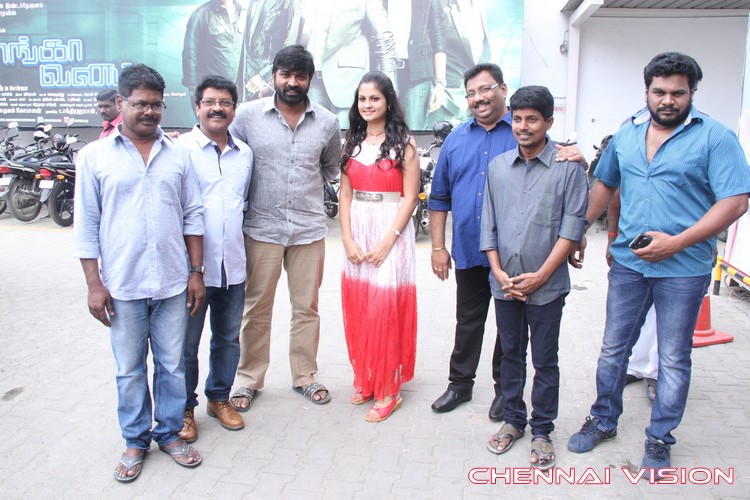 Azhagendra Sollukku Amudha Audio Launch Photos