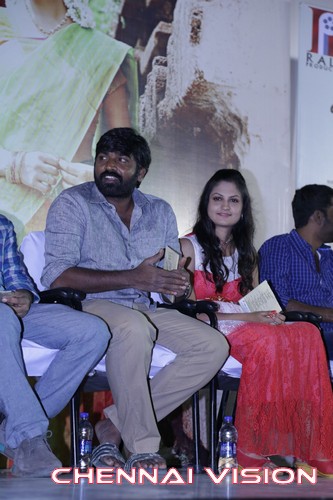 Azhagendra Sollukku Amudha Audio Launch Photos