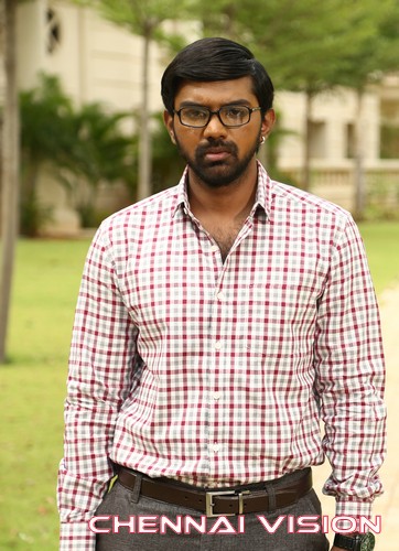 Maalai Nerathu Mayakkam Tamil Movie Photos