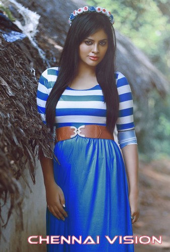 Tamil Actress Nandita Swetha Photos by Chennaivision