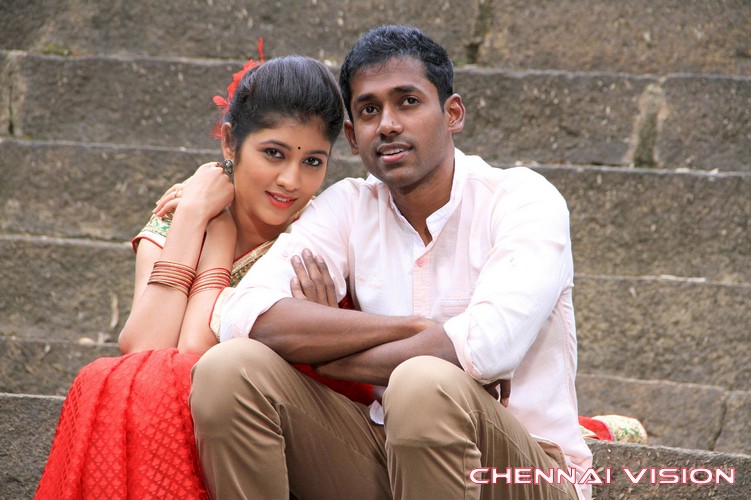 Moondraam Ullaga Por Tamil Movie Photos