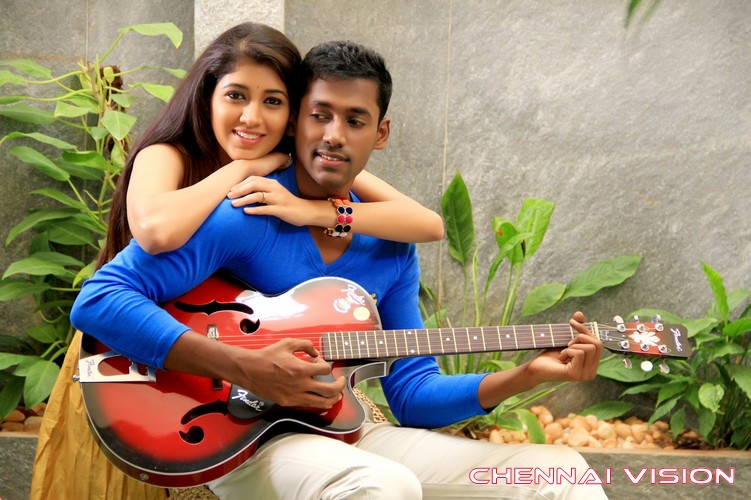 Moondraam Ullaga Por Tamil Movie Photos