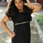 Onbathilirundhu Pathuvarai Tamil Movie Photos