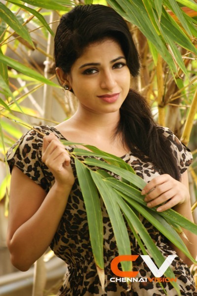 Tamil Actress Iswarya Menon Photos by Chennaivision