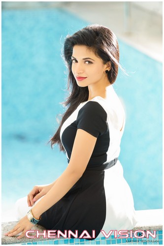 Tamil Actress Iswarya Menon Photos by Chennaivision