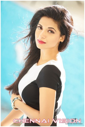 Tamil Actress Iswarya Menon Photos by Chennaivision