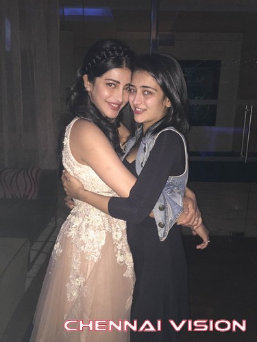 Tamil Actress Shruti Haasan Birthday Photos