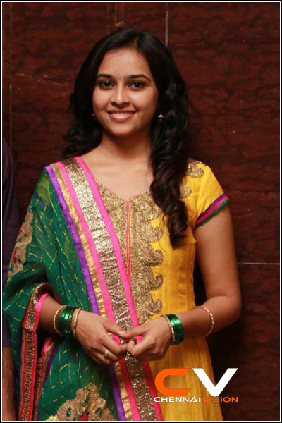 Tamil Actress Sri Divya Photos by Chennaivision