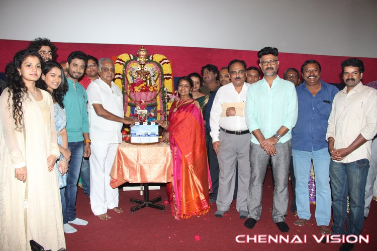 Unnodu Ka Tamil Movie Poojai Photos by Chennaivision