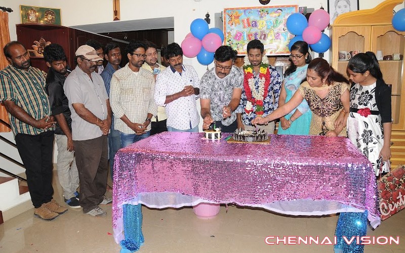 Actor Aari Birthday Celebration Photos by Chennaivision