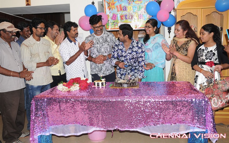 Actor Aari Birthday Celebration Photos by Chennaivision