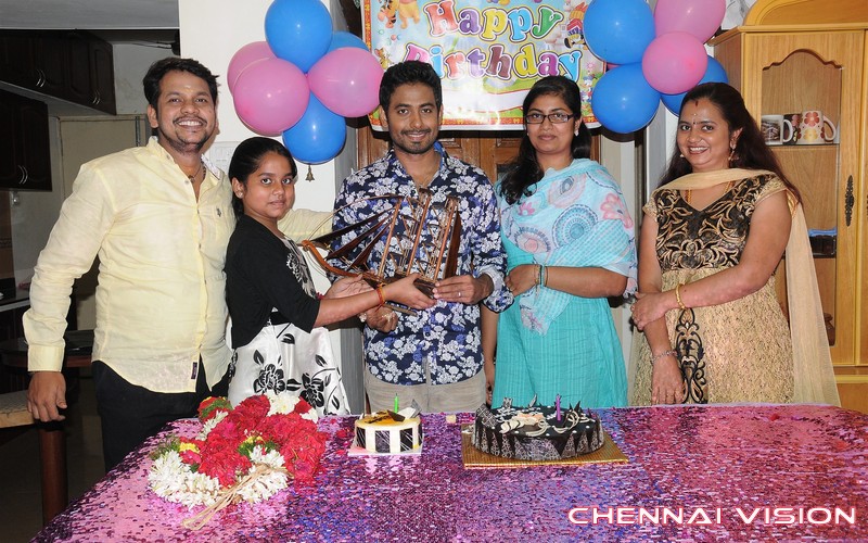Actor Aari Birthday Celebration Photos by Chennaivision