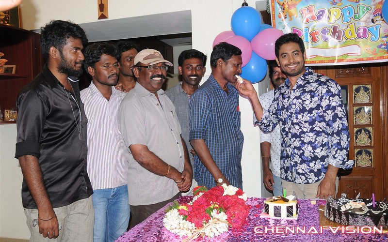 Actor Aari Birthday Celebration Photos by Chennaivision