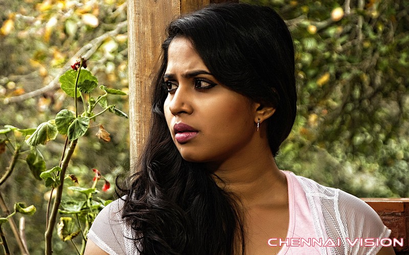 Avan Aval Tamil Movie Photos by Chennaivision