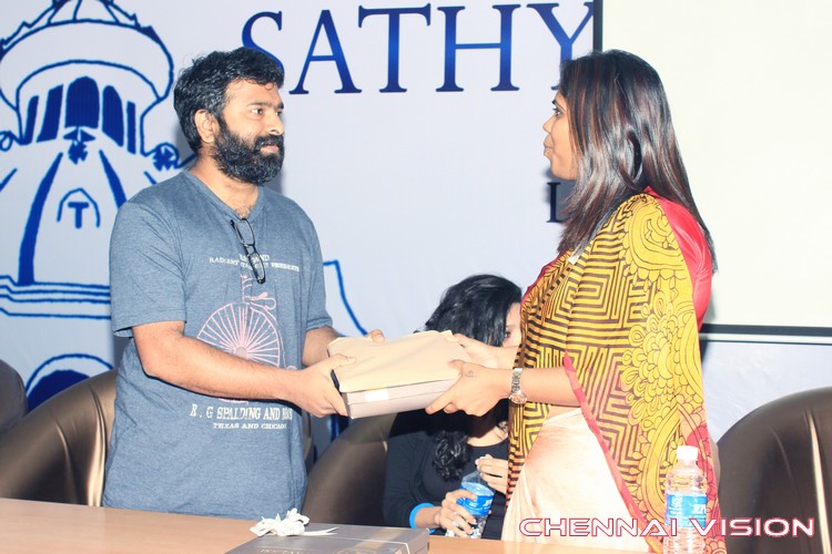 Iruthi Suttru Team at Sathyabama University Photos