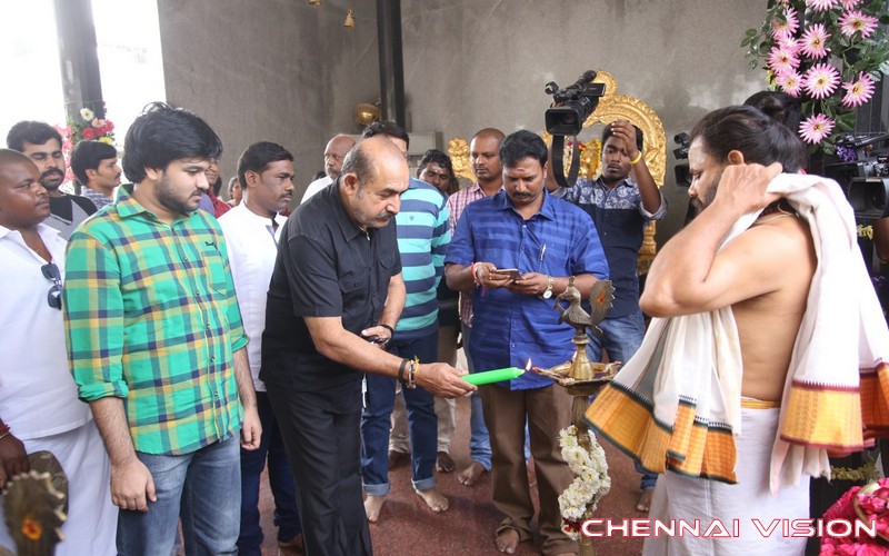 Manidan Tamil Movie Poojai Photos by Chennaivision