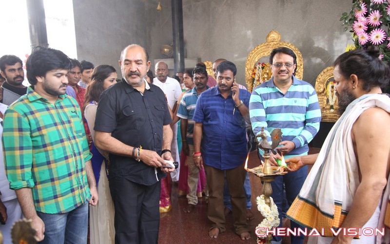 Manidan Tamil Movie Poojai Photos by Chennaivision