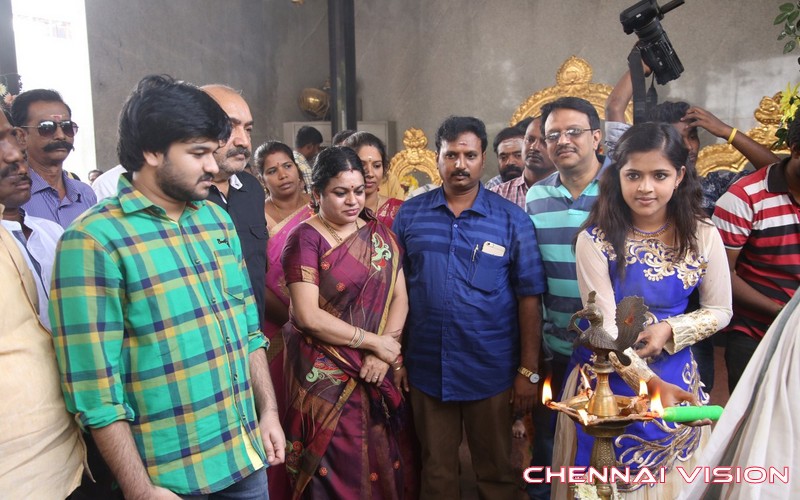 Manidan Tamil Movie Poojai Photos by Chennaivision