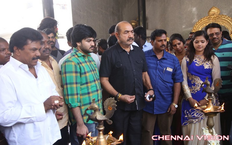 Manidan Tamil Movie Poojai Photos by Chennaivision