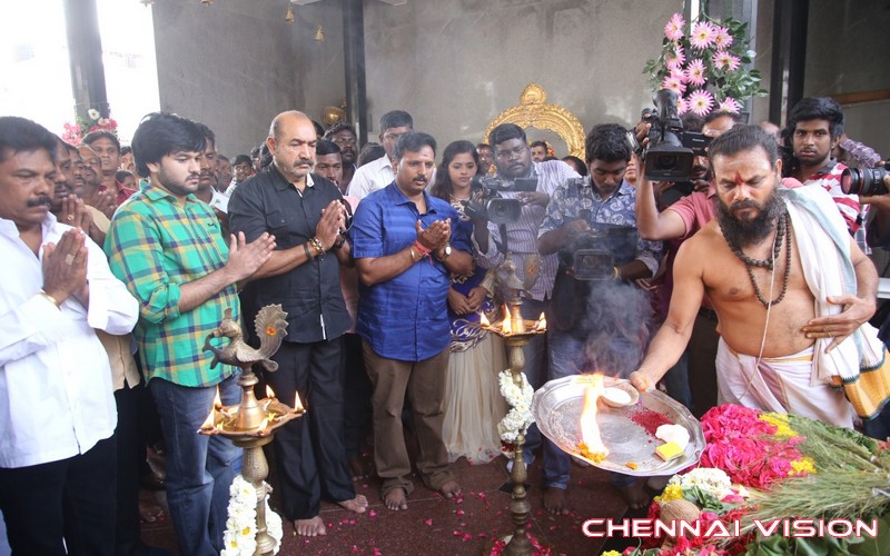 Manidan Tamil Movie Poojai Photos by Chennaivision