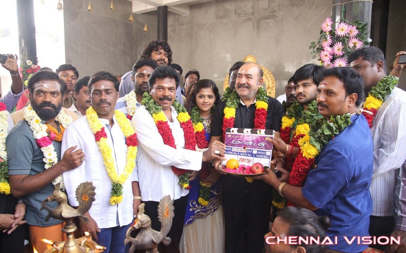 Manidan Tamil Movie Poojai Photos by Chennaivision