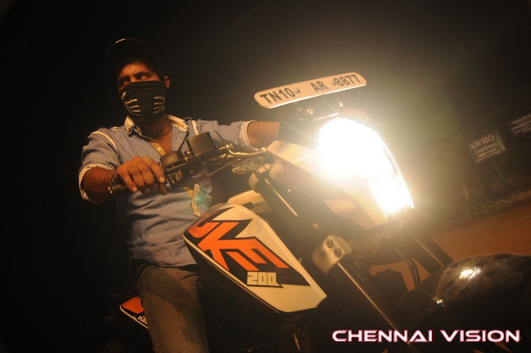 Metro Tamil Movie Photos by Chennaivision