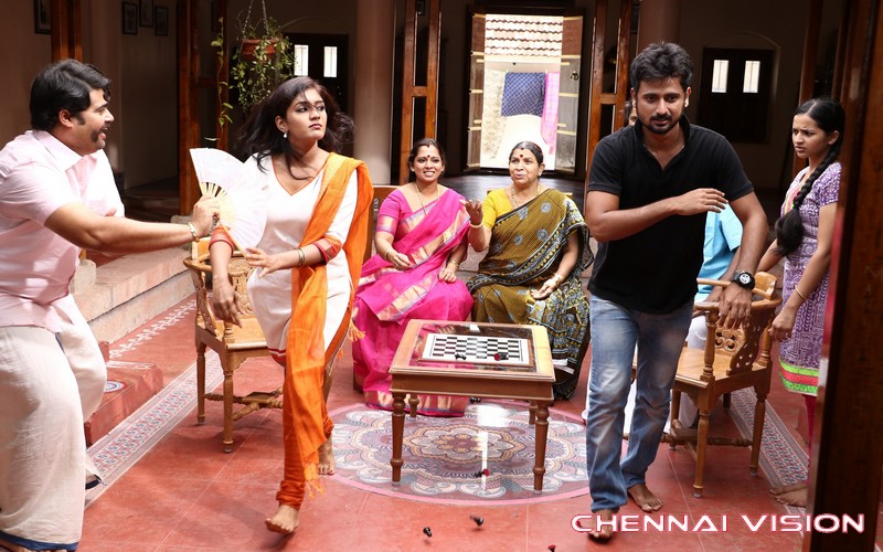 Oyee Tamil Movie Photos by Chennaivision