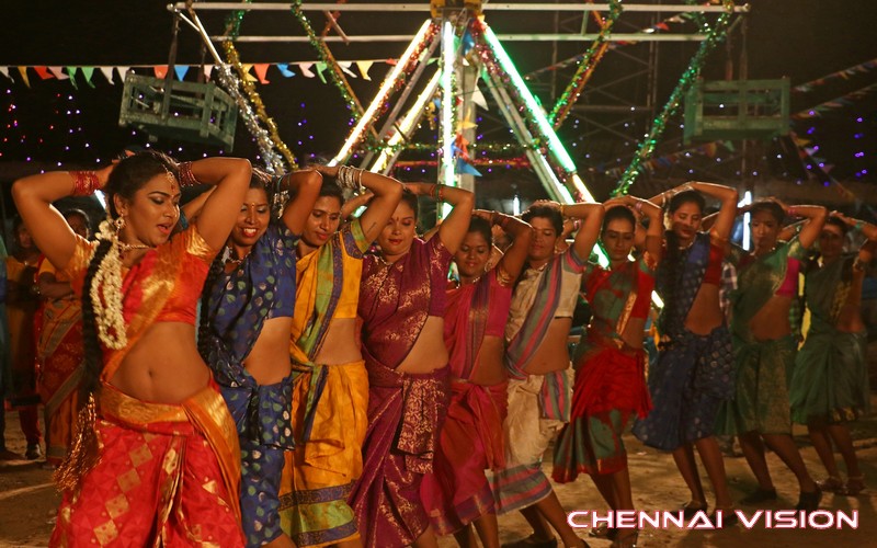 Oyee Tamil Movie Photos by Chennaivision