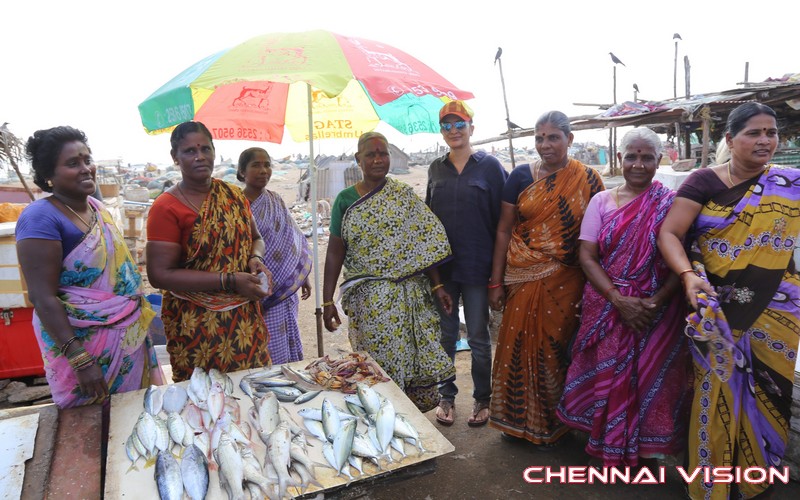 Sudha Kongara Thanked Nochi Kuppam People Photos