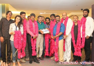 Kadavul Irukkuran Kumaru Movie 1st day On location Photos