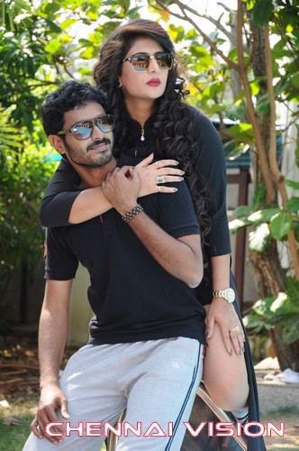 Nee Enna Maayam Seithai Tamil Movie Photos by Chennaivision