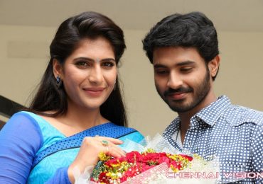 Nee Enna Maayam Seithai Tamil Movie Photos by Chennaivision