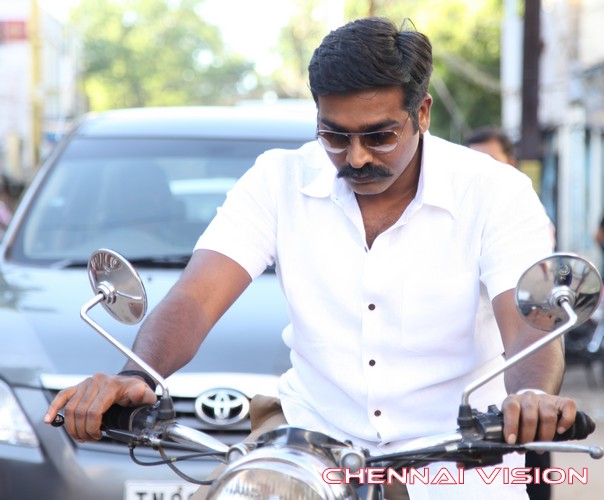 Tamil Actor Vijay Sethupathi Photos by Chennaivision