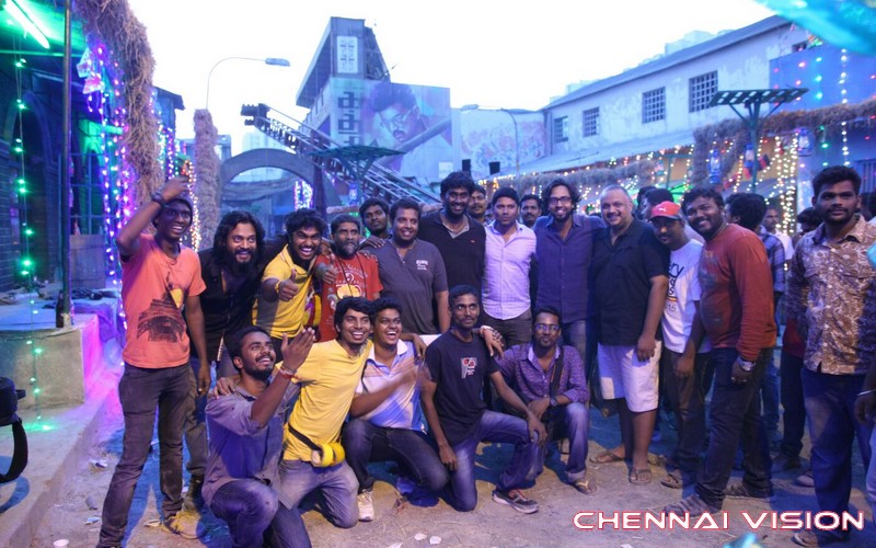 Enakku Innoru Per Irukku Movie Shooting Wrap Up Photos