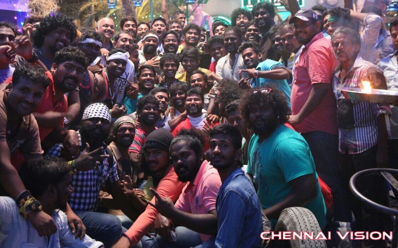 Enakku Innoru Per Irukku Movie Shooting Wrap Up Photos