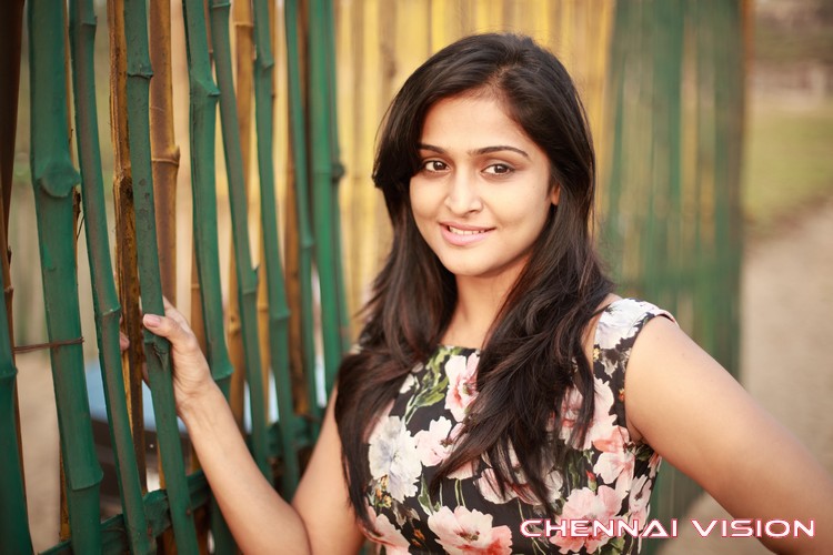 Tamil Actress Remya Nambeesan Photos by Chennaivision