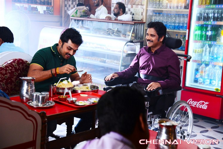 Thozha Tamil Movie Photos by Chennaivision