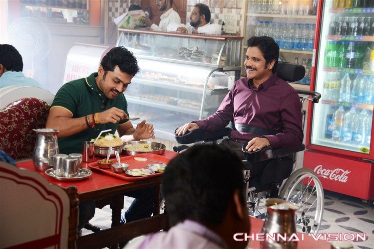 Thozha Tamil Movie Photos by Chennaivision