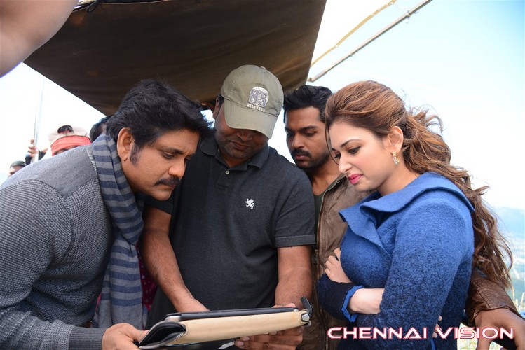 Thozha Tamil Movie Photos by Chennaivision